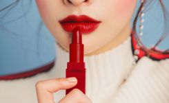 Ý nghĩa tặng son môi cho bạn gái, có nên tặng không?